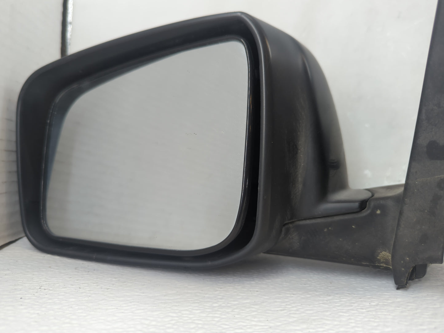 2008-2015 Nissan Rogue Driver Side View Mirror - Left Door Mirror OEM Used - Oemusedautoparts1.com