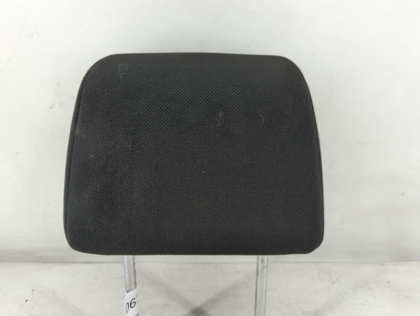 2011-2013 Nissan Rogue Headrest Head Rest Front Driver Passenger Seat Fits Fits 2011 2012 2013 OEM Used Auto Parts - Oemused