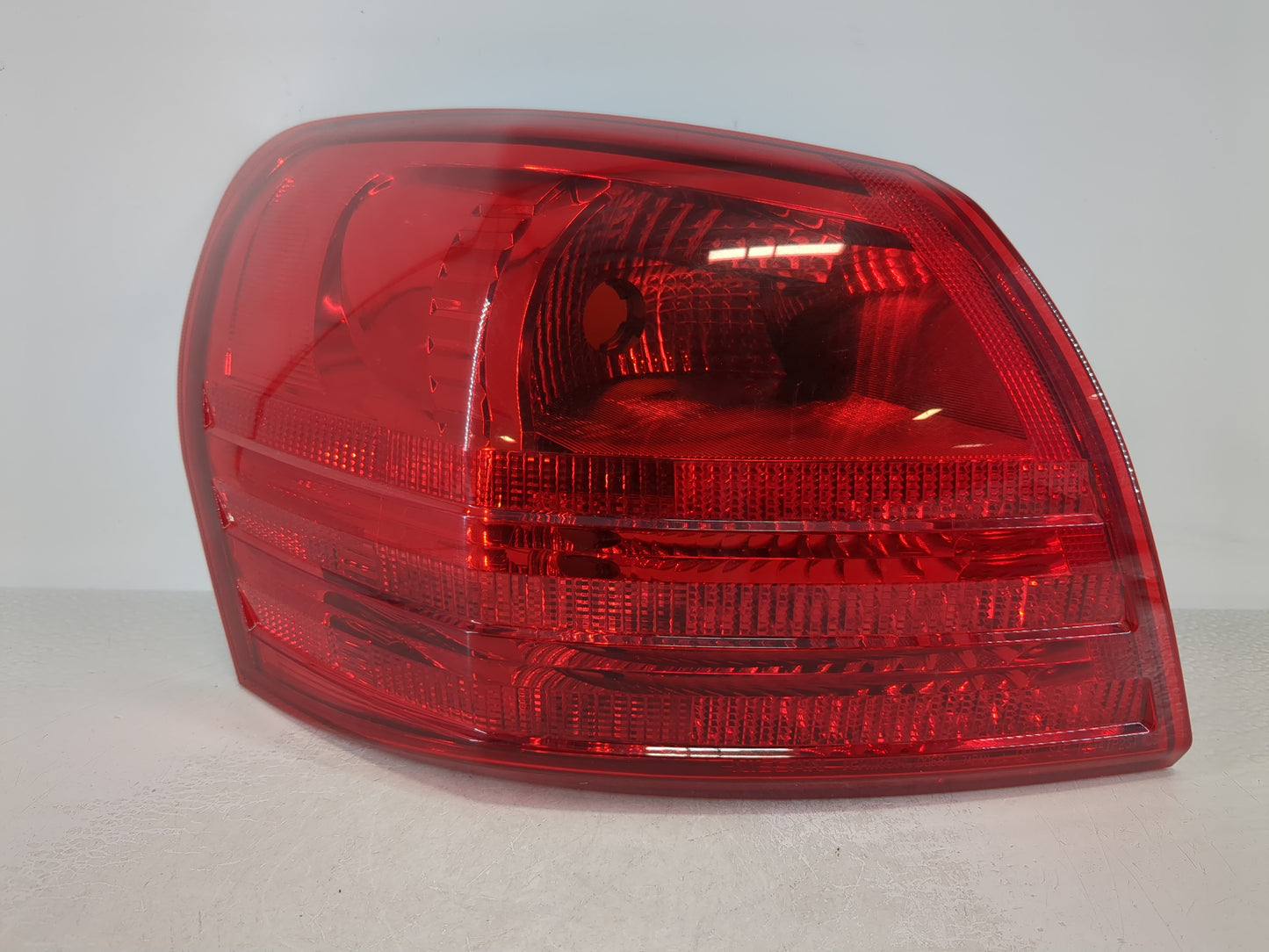 2008-2015 Nissan Rogue Tail Light Assembly Driver Left OEM Fits Fits 2008 2009 2010 2011 2012 2013 2014 2015 OEM Used Auto P