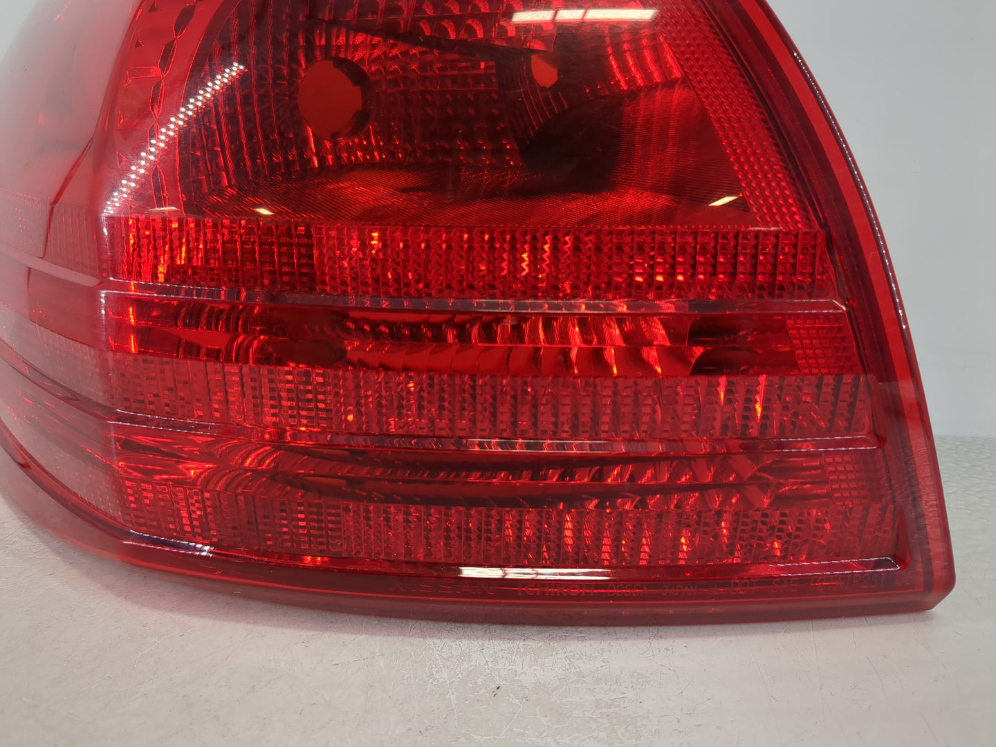 2008-2015 Nissan Rogue Tail Light Assembly Driver Left OEM Fits Fits 2008 2009 2010 2011 2012 2013 2014 2015 OEM Used Auto P