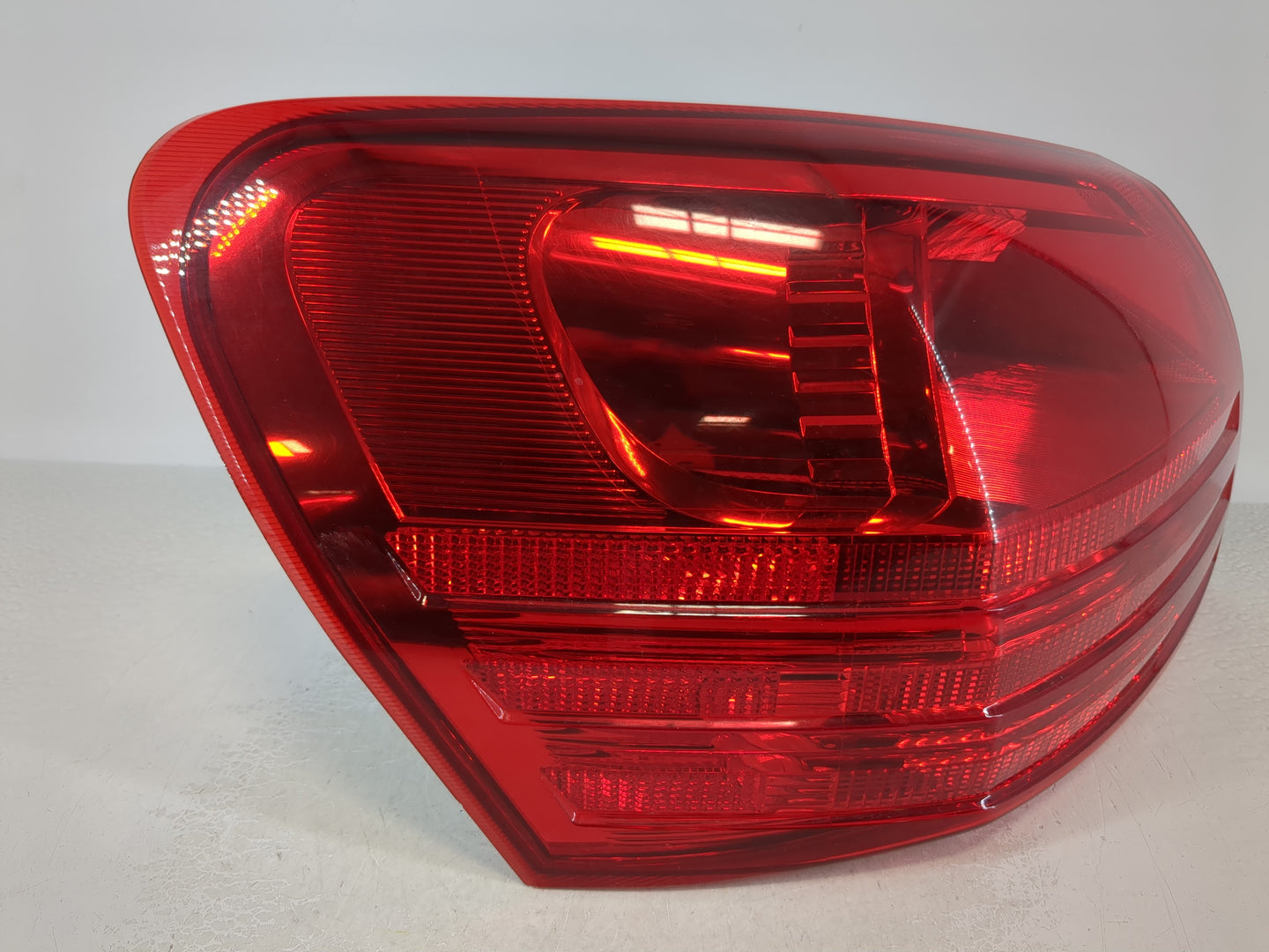 2008-2015 Nissan Rogue Tail Light Assembly Driver Left OEM Fits Fits 2008 2009 2010 2011 2012 2013 2014 2015 OEM Used Auto P