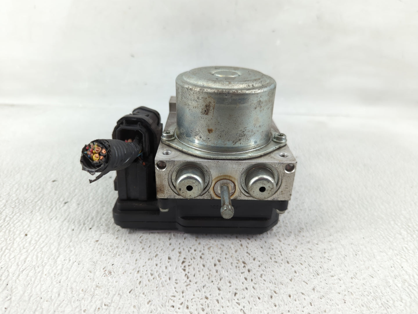 2012-2015 Nissan Rogue ABS Pump Control Module Replacement P/N:TD8405 Fits Fits 2012 2013 2014 2015 OEM Used Auto Parts - Oe