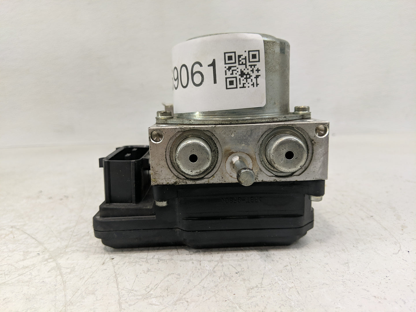 2012-2015 Nissan Rogue ABS Pump Control Module Replacement P/N:72180075 Fits Fits 2012 2013 2014 2015 OEM Used Auto Parts - 