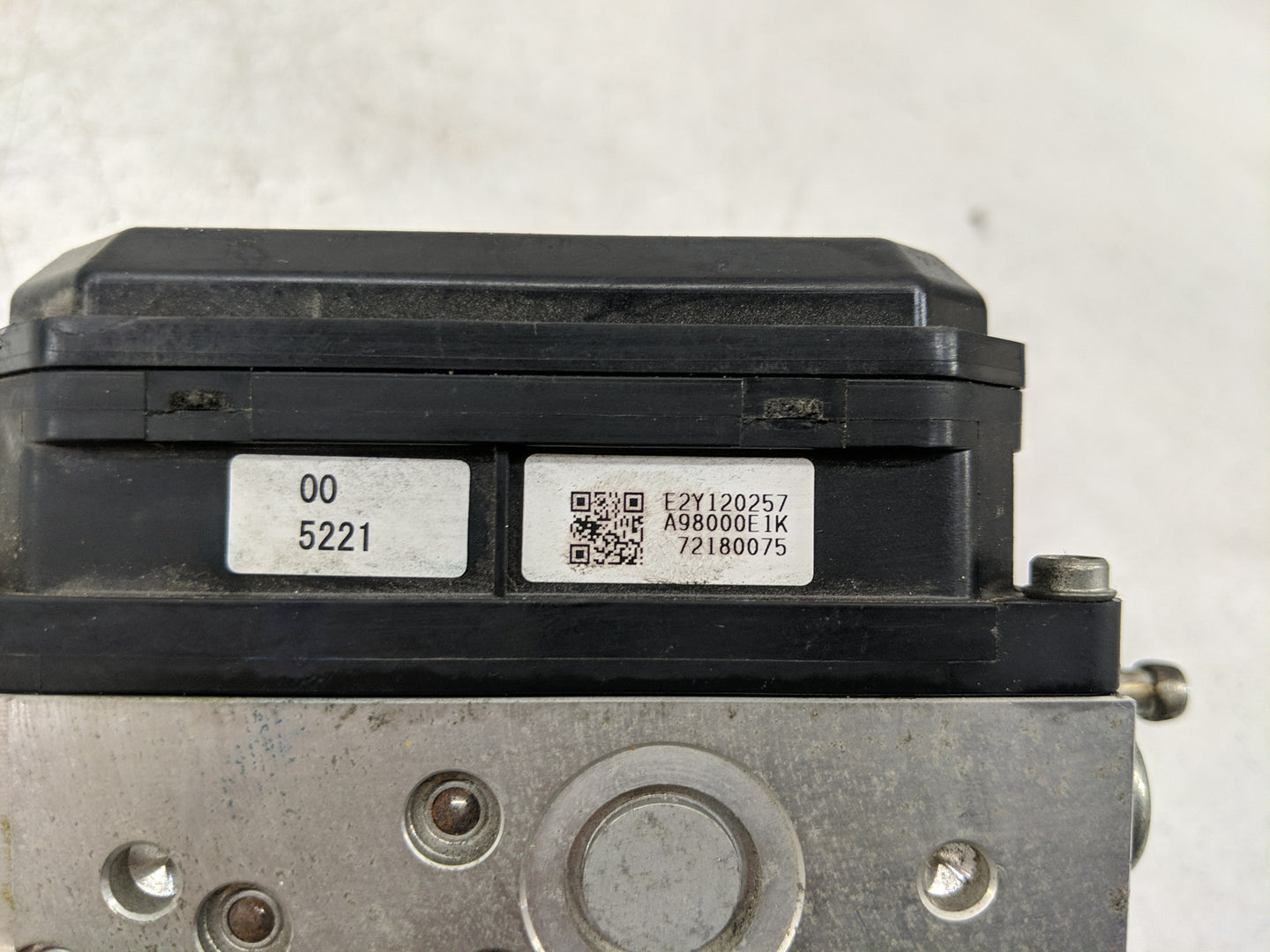 2012-2015 Nissan Rogue ABS Pump Control Module Replacement P/N:72180075 Fits Fits 2012 2013 2014 2015 OEM Used Auto Parts - 