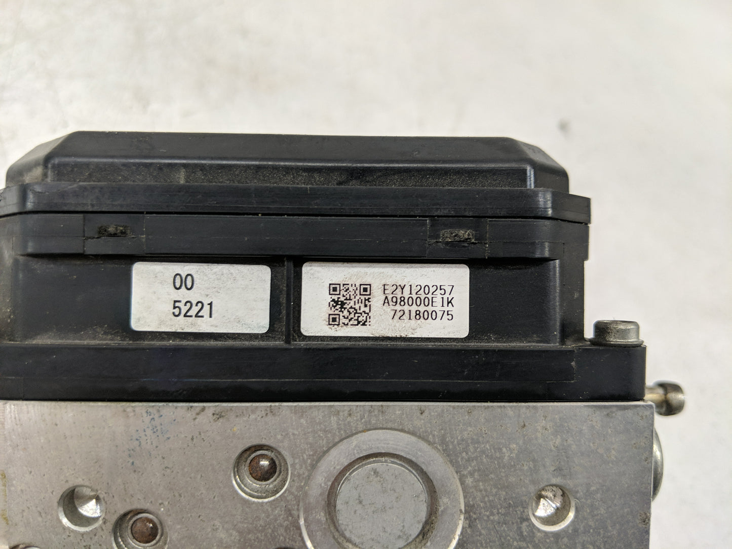2012-2015 Nissan Rogue ABS Pump Control Module Replacement P/N:72180075 Fits Fits 2012 2013 2014 2015 OEM Used Auto Parts - 