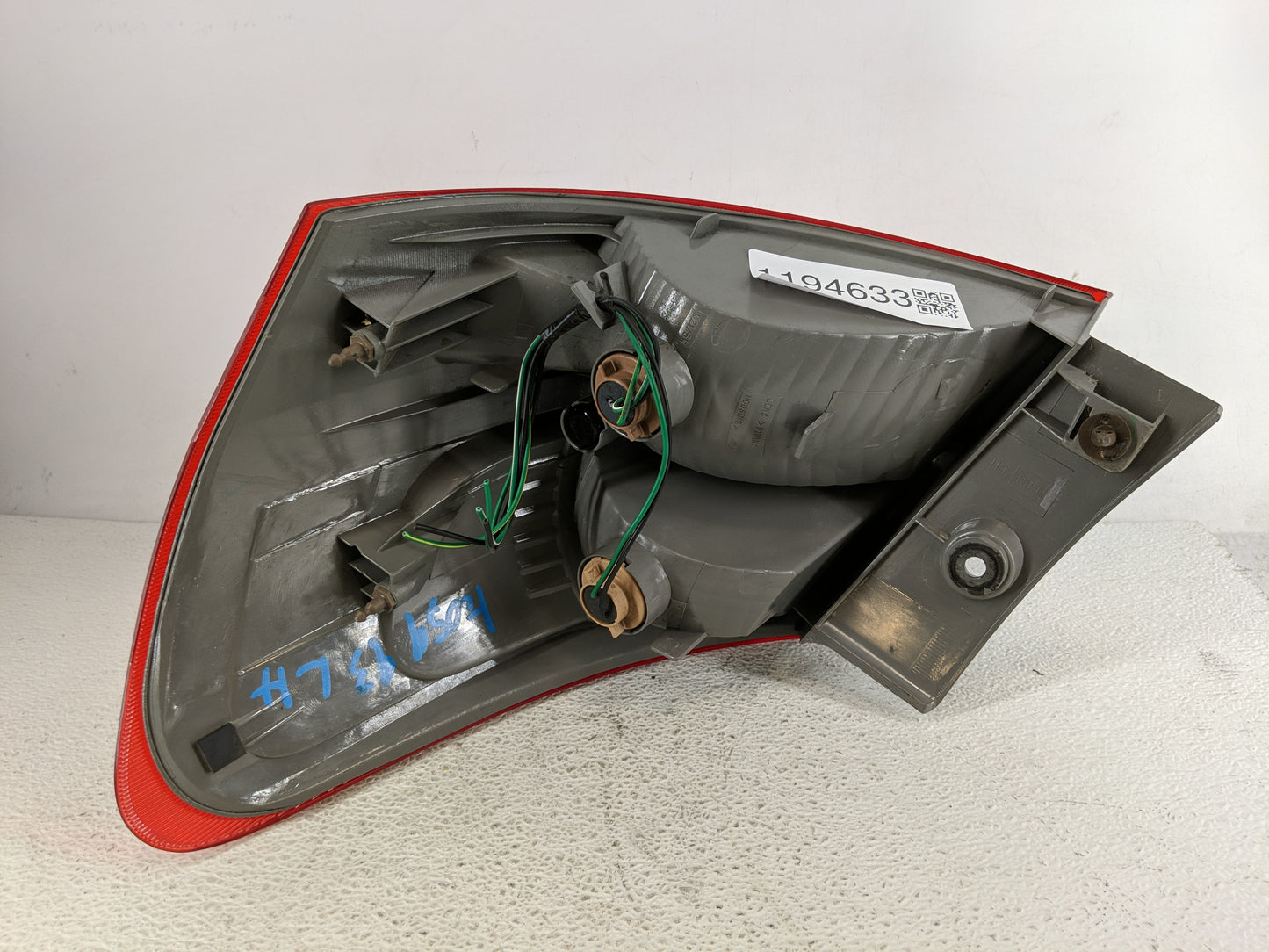 2008-2015 Nissan Rogue Tail Light Assembly Driver Left OEM Fits Fits 2008 2009 2010 2011 2012 2013 2014 2015 OEM Used Auto P