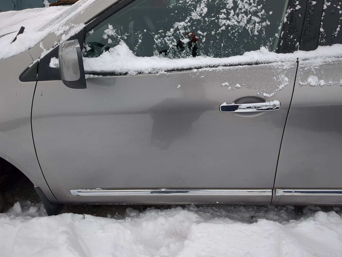 2011-2014 Nissan Rogue Driver Front Door Oem 1248218 - Oemusedautoparts1.com