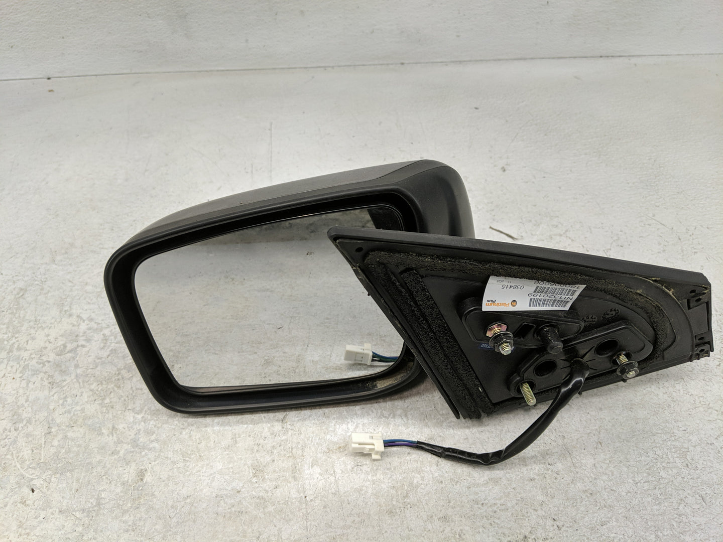 2013 Nissan Rogue Driver Side View Mirror - Left Door Mirror OEM Used - Oemusedautoparts1.com