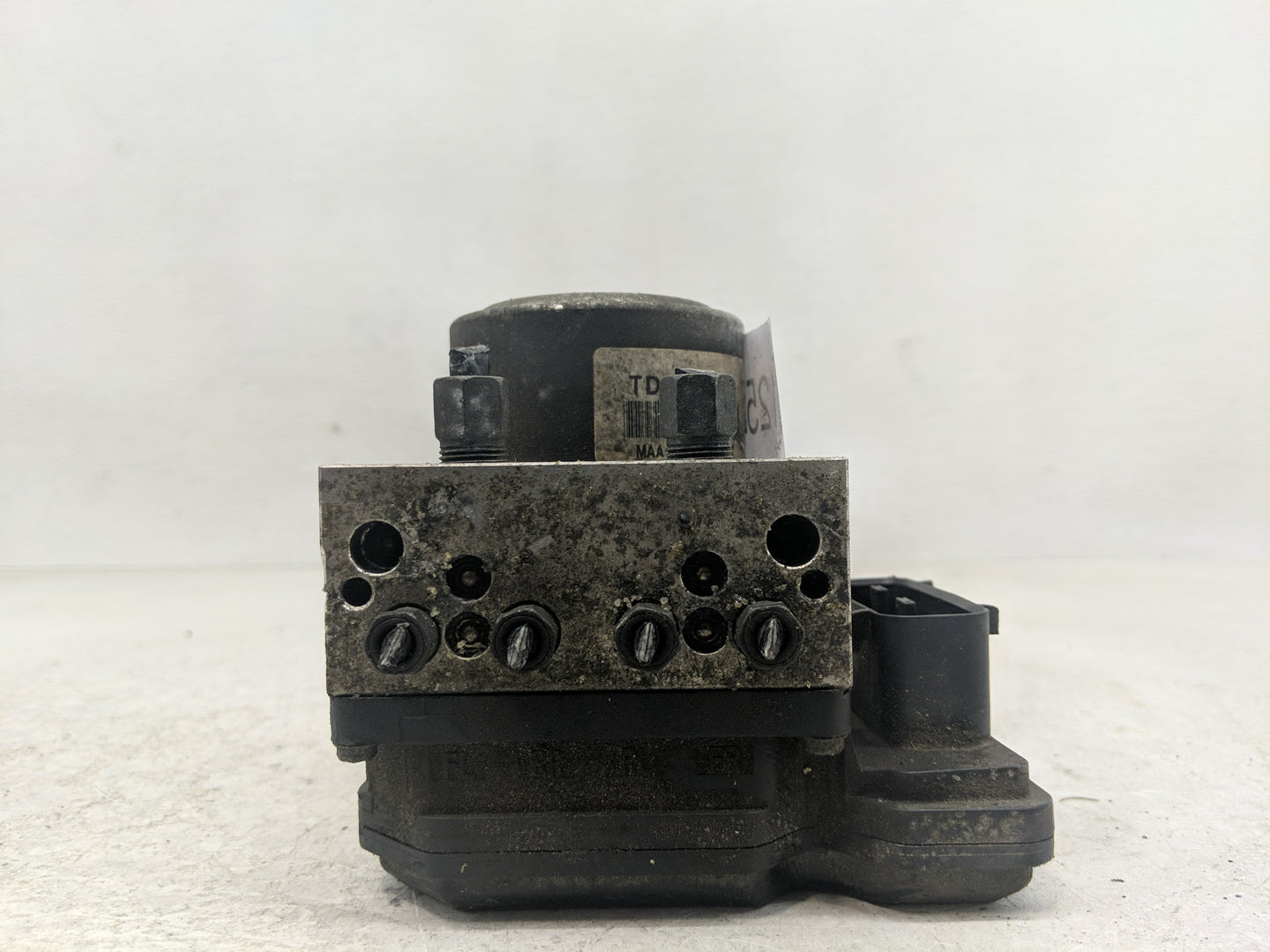 2012-2015 Nissan Rogue ABS Pump Control Module Replacement P/N:A98000E1K Fits Fits 2012 2013 2014 2015 OEM Used Auto Parts -