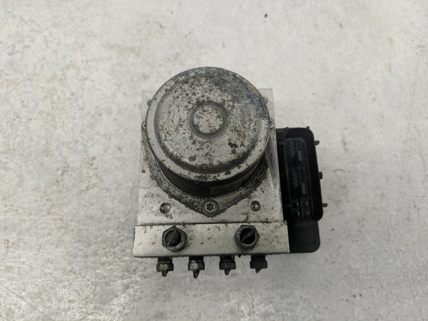 2012-2015 Nissan Rogue ABS Pump Control Module Replacement P/N:A98000E1K Fits Fits 2012 2013 2014 2015 OEM Used Auto Parts -