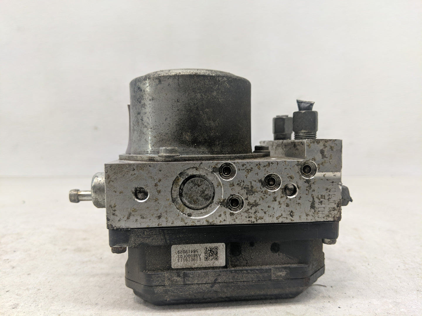 2012-2015 Nissan Rogue ABS Pump Control Module Replacement P/N:A98000E1K Fits Fits 2012 2013 2014 2015 OEM Used Auto Parts -