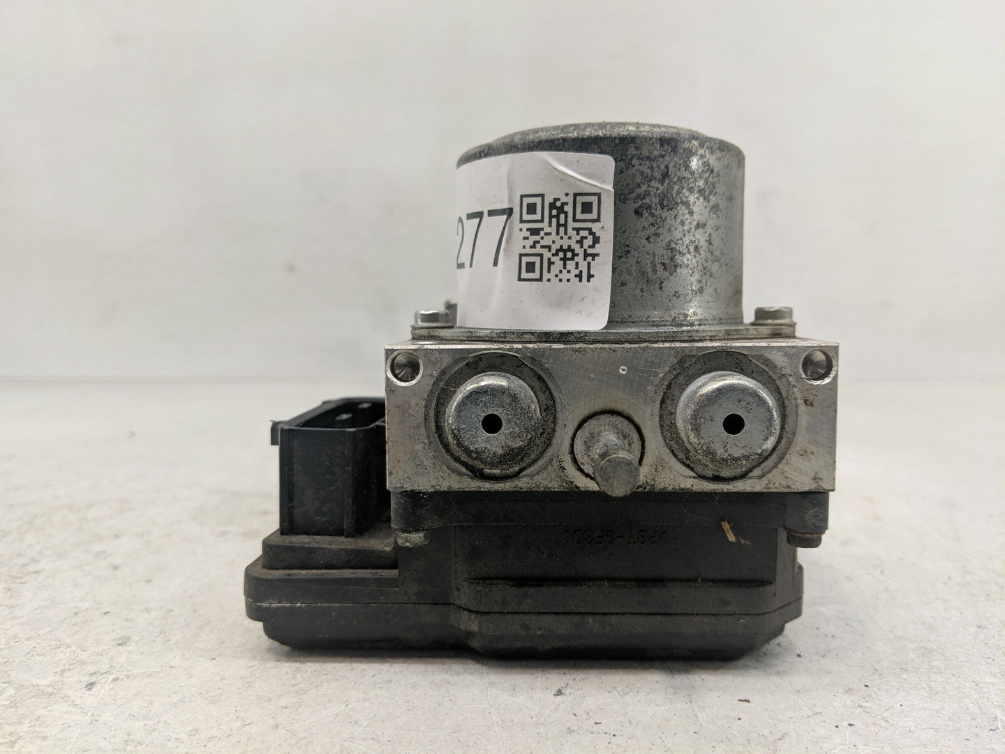 2012-2015 Nissan Rogue ABS Pump Control Module Replacement P/N:A98000E1K Fits Fits 2012 2013 2014 2015 OEM Used Auto Parts -