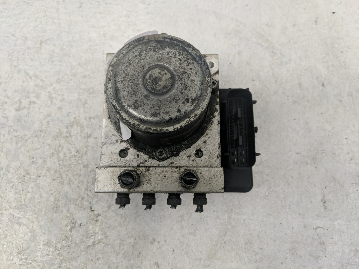 2012-2015 Nissan Rogue ABS Pump Control Module Replacement P/N:A98000E1K Fits Fits 2012 2013 2014 2015 OEM Used Auto Parts -