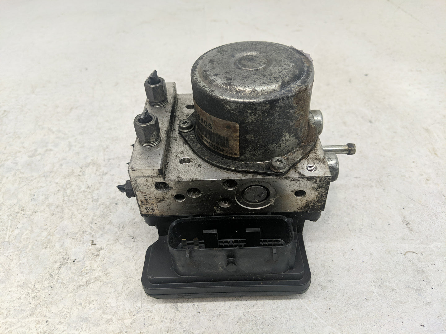 2012-2015 Nissan Rogue ABS Pump Control Module Replacement P/N:A98000E1K Fits Fits 2012 2013 2014 2015 OEM Used Auto Parts -