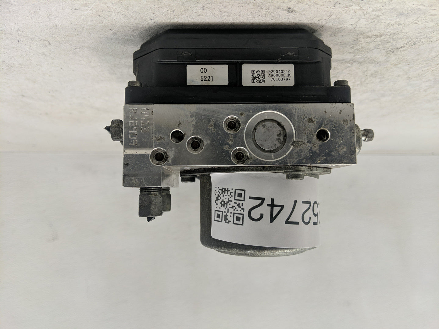 2012-2015 Nissan Rogue ABS Pump Control Module Replacement P/N:A98000E1K Fits Fits 2012 2013 2014 2015 OEM Used Auto Parts -