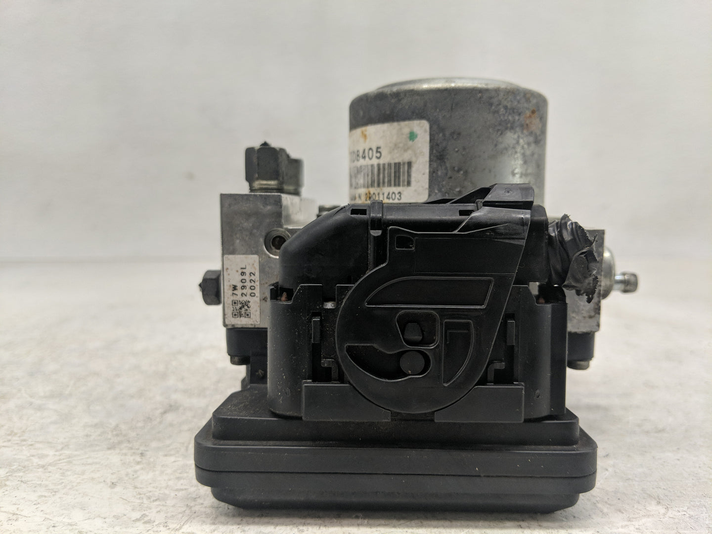 2012-2015 Nissan Rogue ABS Pump Control Module Replacement P/N:A98000E1K Fits Fits 2012 2013 2014 2015 OEM Used Auto Parts -