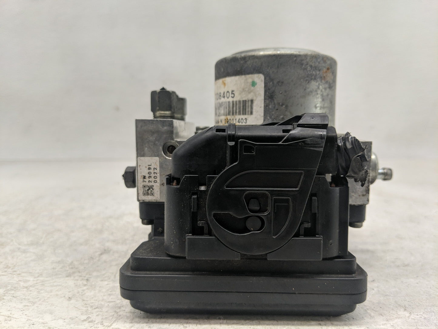 2012-2015 Nissan Rogue ABS Pump Control Module Replacement P/N:A98000E1K Fits Fits 2012 2013 2014 2015 OEM Used Auto Parts -