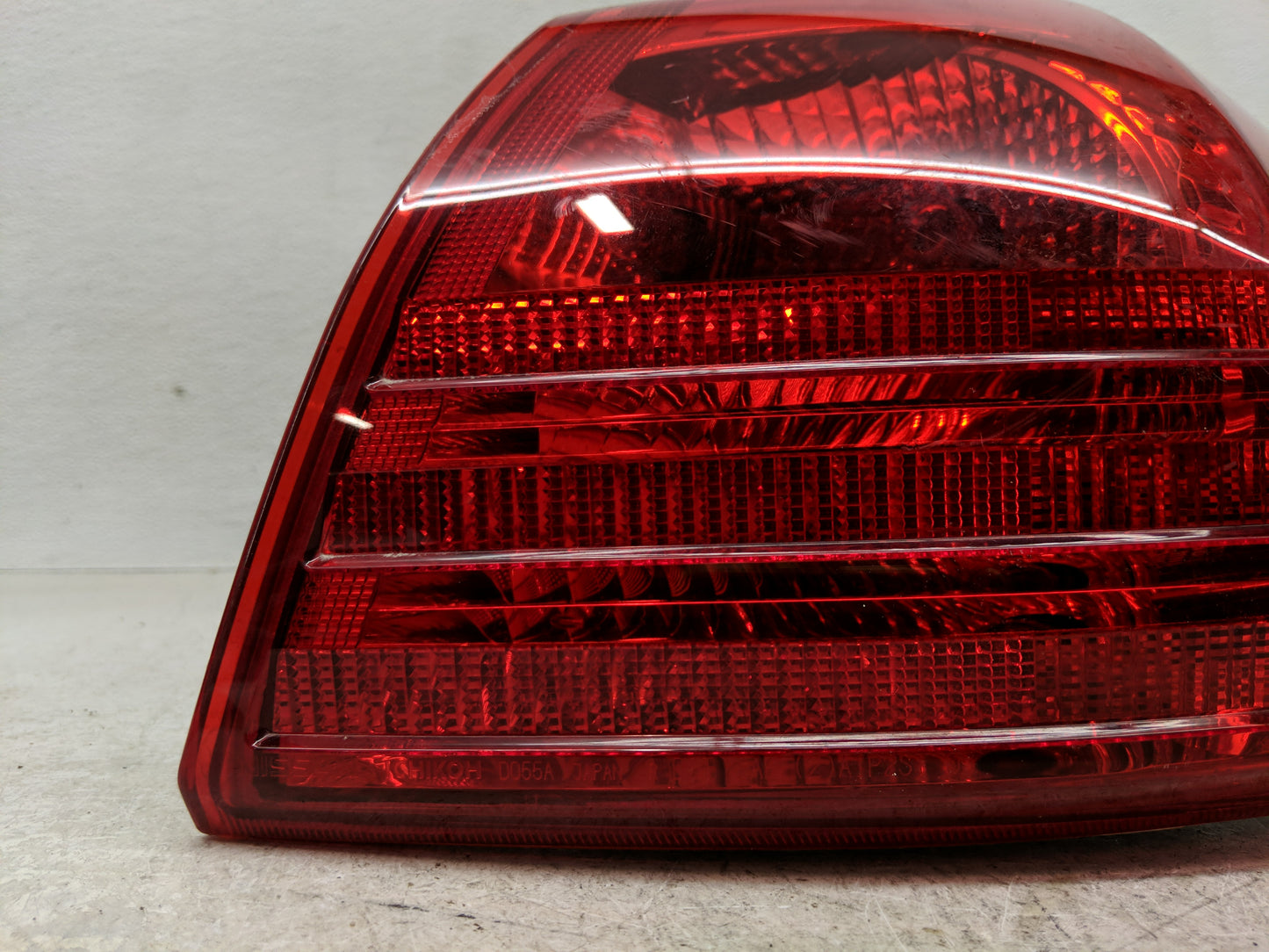 2008-2015 Nissan Rogue Tail Light Assembly Passenger Right OEM Fits Fits 2008 2009 2010 2011 2012 2013 2014 2015 OEM Used Au