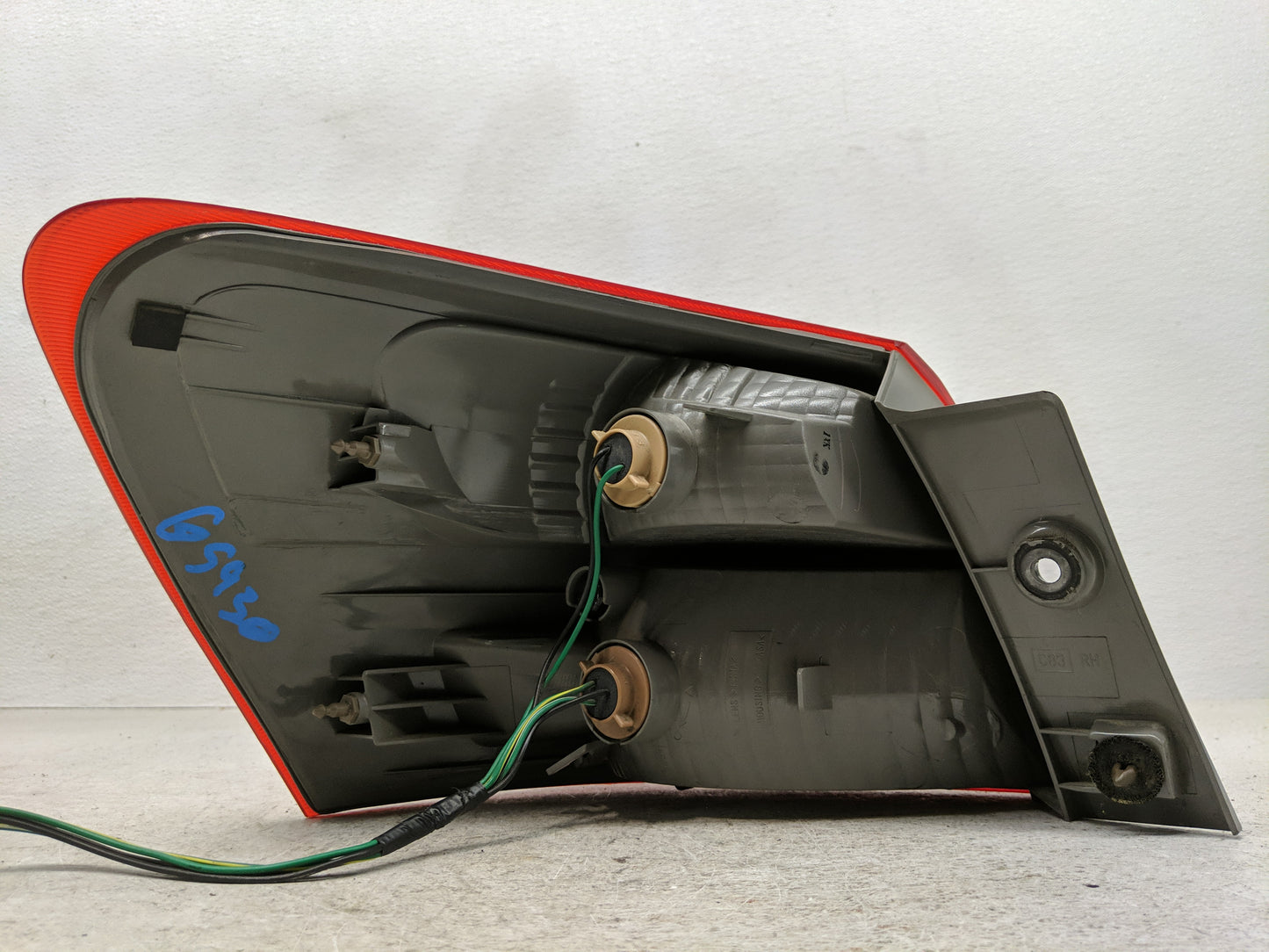 2008-2015 Nissan Rogue Tail Light Assembly Passenger Right OEM Fits Fits 2008 2009 2010 2011 2012 2013 2014 2015 OEM Used Au