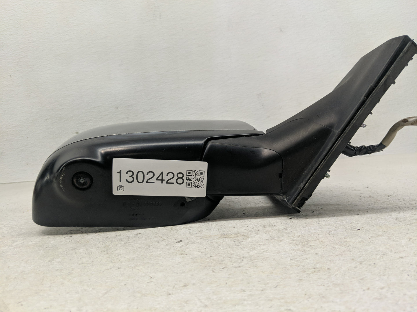 2012-2015 Nissan Rogue Passenger Side View Mirror - Right Door Mirror OEM Used - Oemusedautoparts1.com