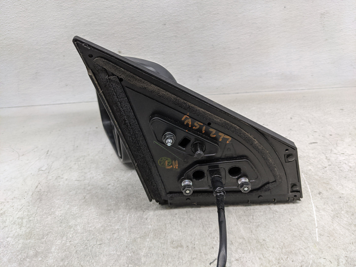 2008-2015 Nissan Rogue Driver Side View Mirror - Left Door Mirror OEM Used - Oemusedautoparts1.com