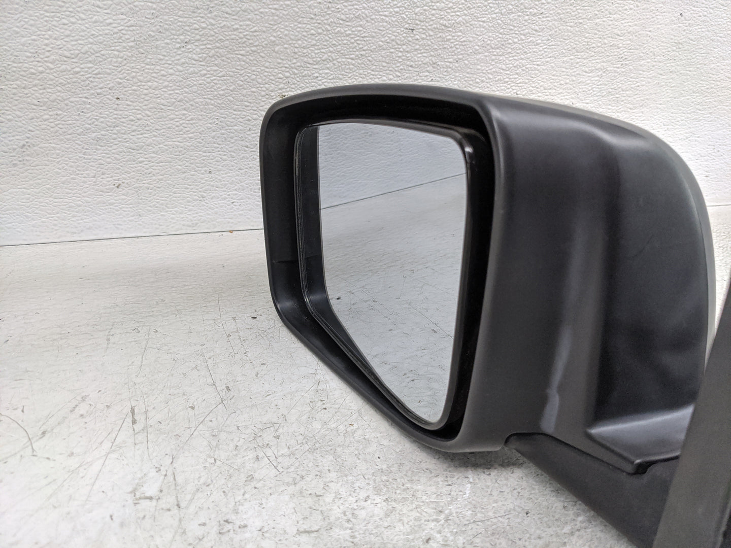 2008-2015 Nissan Rogue Driver Side View Mirror - Left Door Mirror OEM Used - Oemusedautoparts1.com