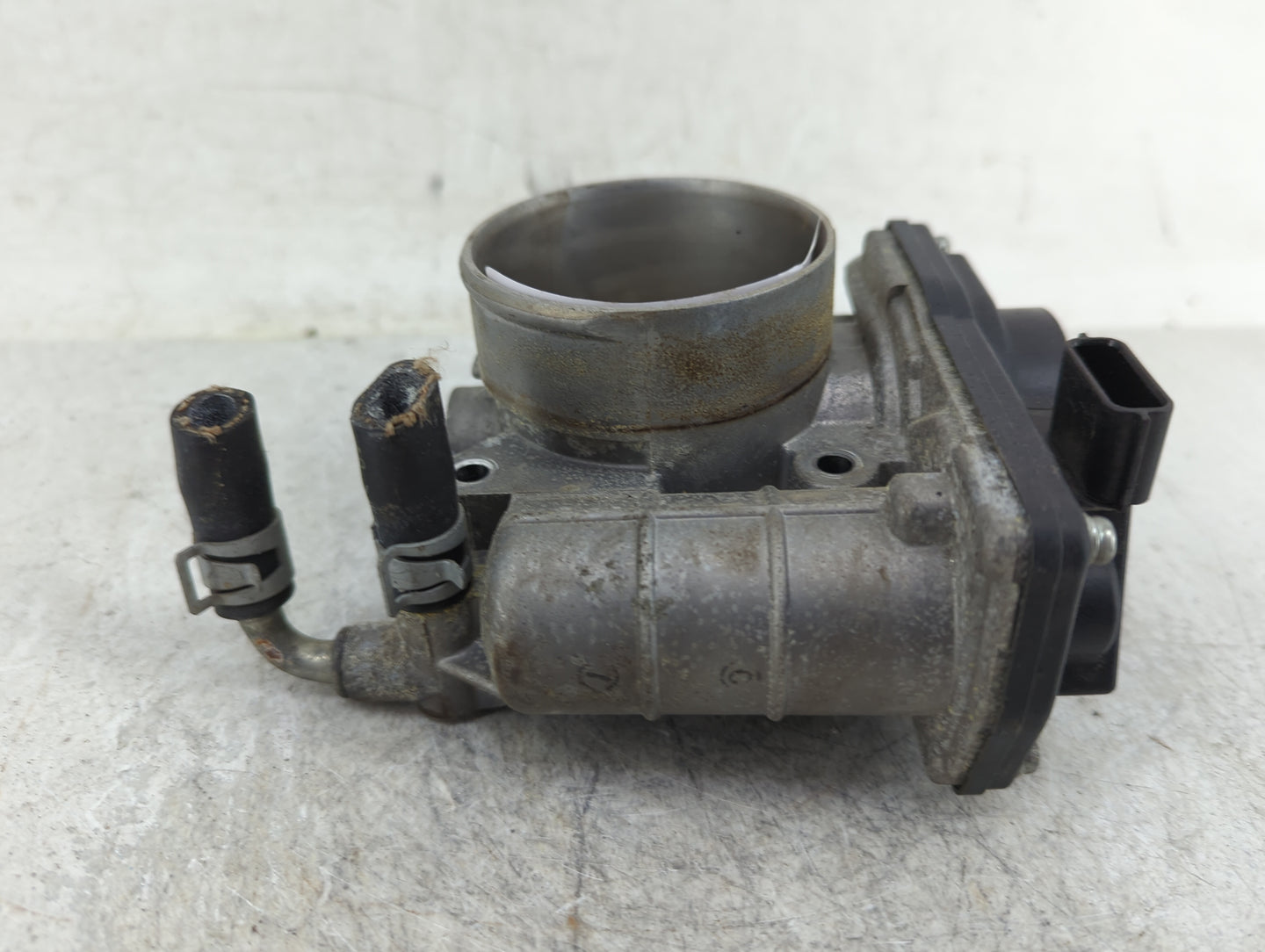 2011-2015 Nissan Rogue Throttle Body P/N:526-01 Fits Fits 2011 2012 2013 2014 2015 OEM Used Auto Parts - Oemusedautoparts1.c
