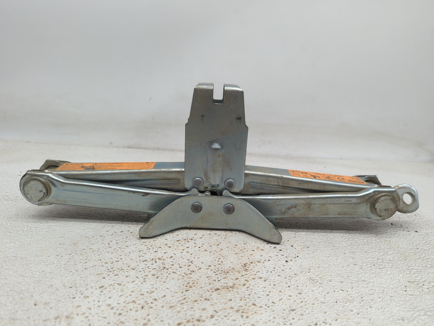 2013 Nissan Rogue Spare Scissor Car Jack 1414170 - Oemusedautoparts1.com