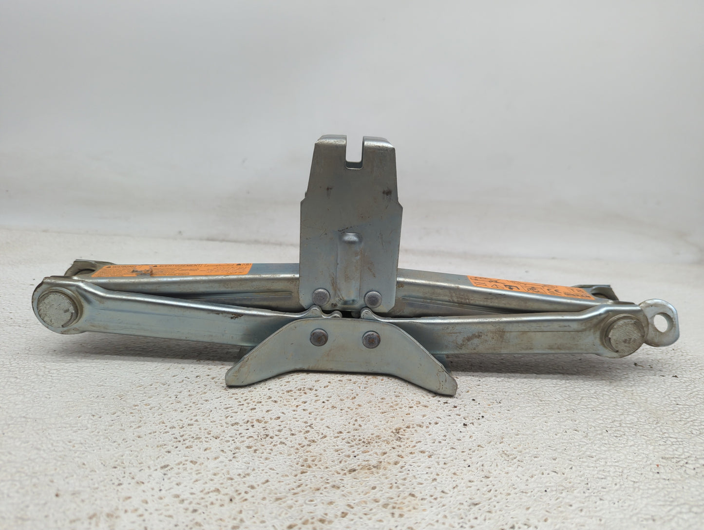 2013 Nissan Rogue Spare Scissor Car Jack 1414170 - Oemusedautoparts1.com