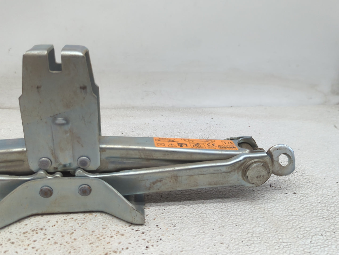 2013 Nissan Rogue Spare Scissor Car Jack 1414170 - Oemusedautoparts1.com