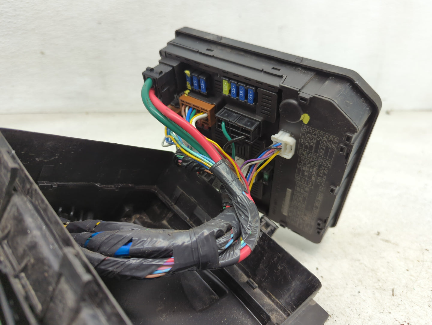 2012-2015 Nissan Rogue Fusebox Fuse Box Panel Relay Module P/N:284B6 JG03A Fits Fits 2012 2013 2014 2015 OEM Used Auto Parts