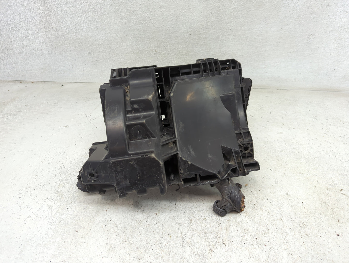 2012-2015 Nissan Rogue Fusebox Fuse Box Panel Relay Module P/N:284B6 JG03A Fits Fits 2012 2013 2014 2015 OEM Used Auto Parts