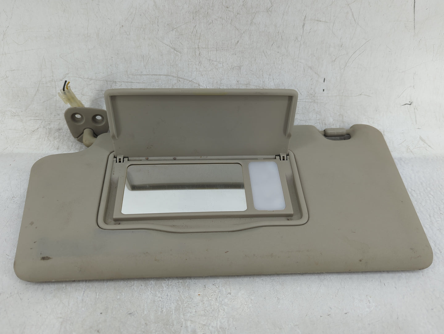 2011-2015 Nissan Rogue Sun Visor Shade Replacement Driver Left Mirror Fits Fits 2011 2012 2013 2014 2015 OEM Used Auto Parts
