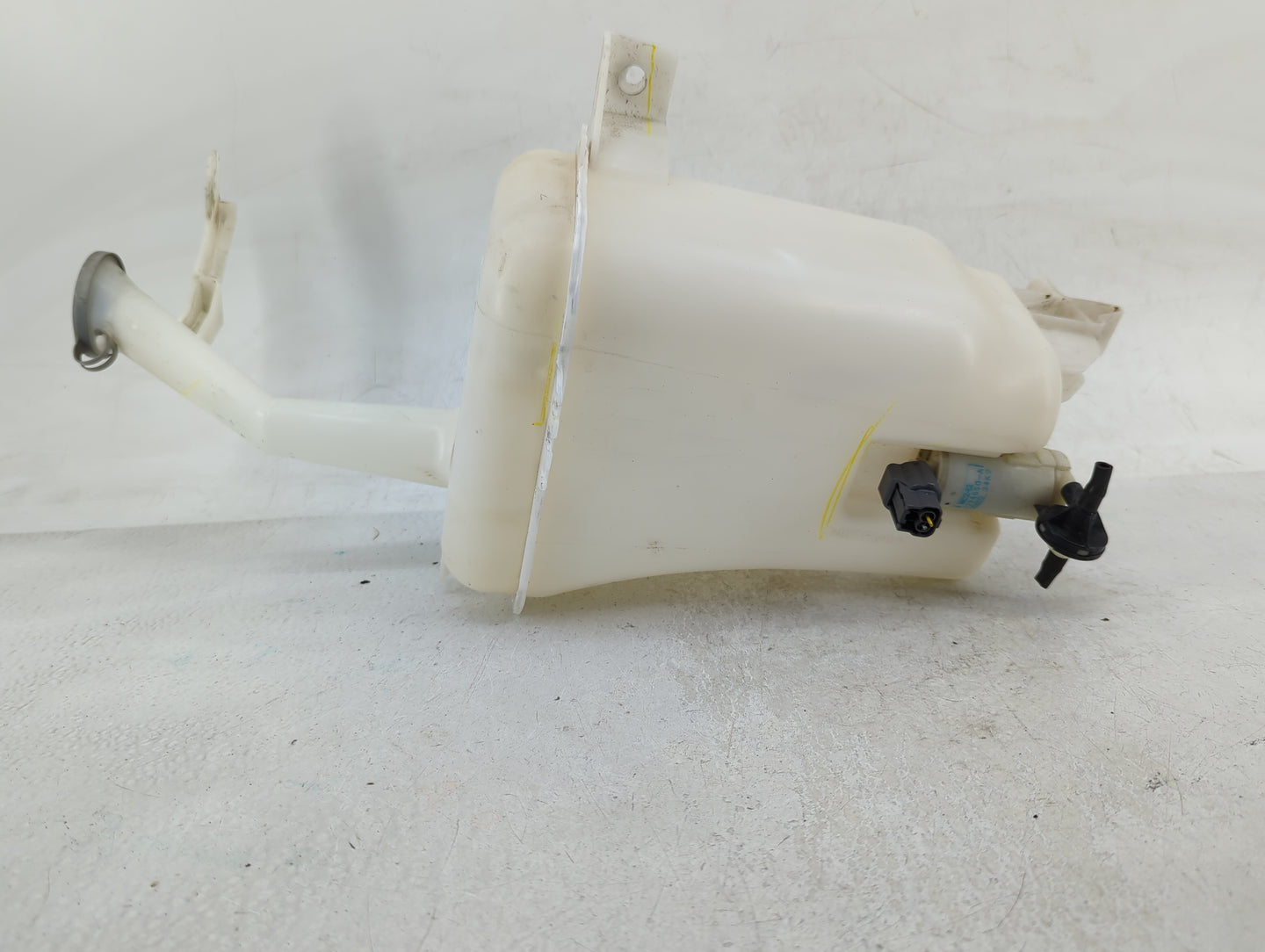2008-2015 Nissan Rogue Windshield Washer Fluid Reservoir Bottle Oem - Oemusedautoparts1.com