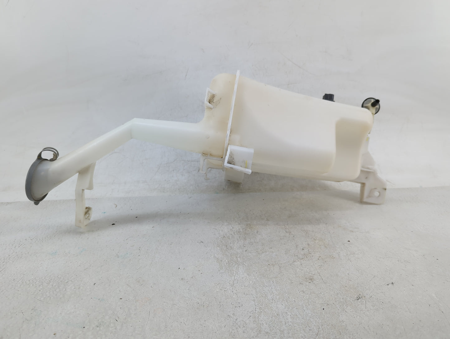 2008-2015 Nissan Rogue Windshield Washer Fluid Reservoir Bottle Oem - Oemusedautoparts1.com