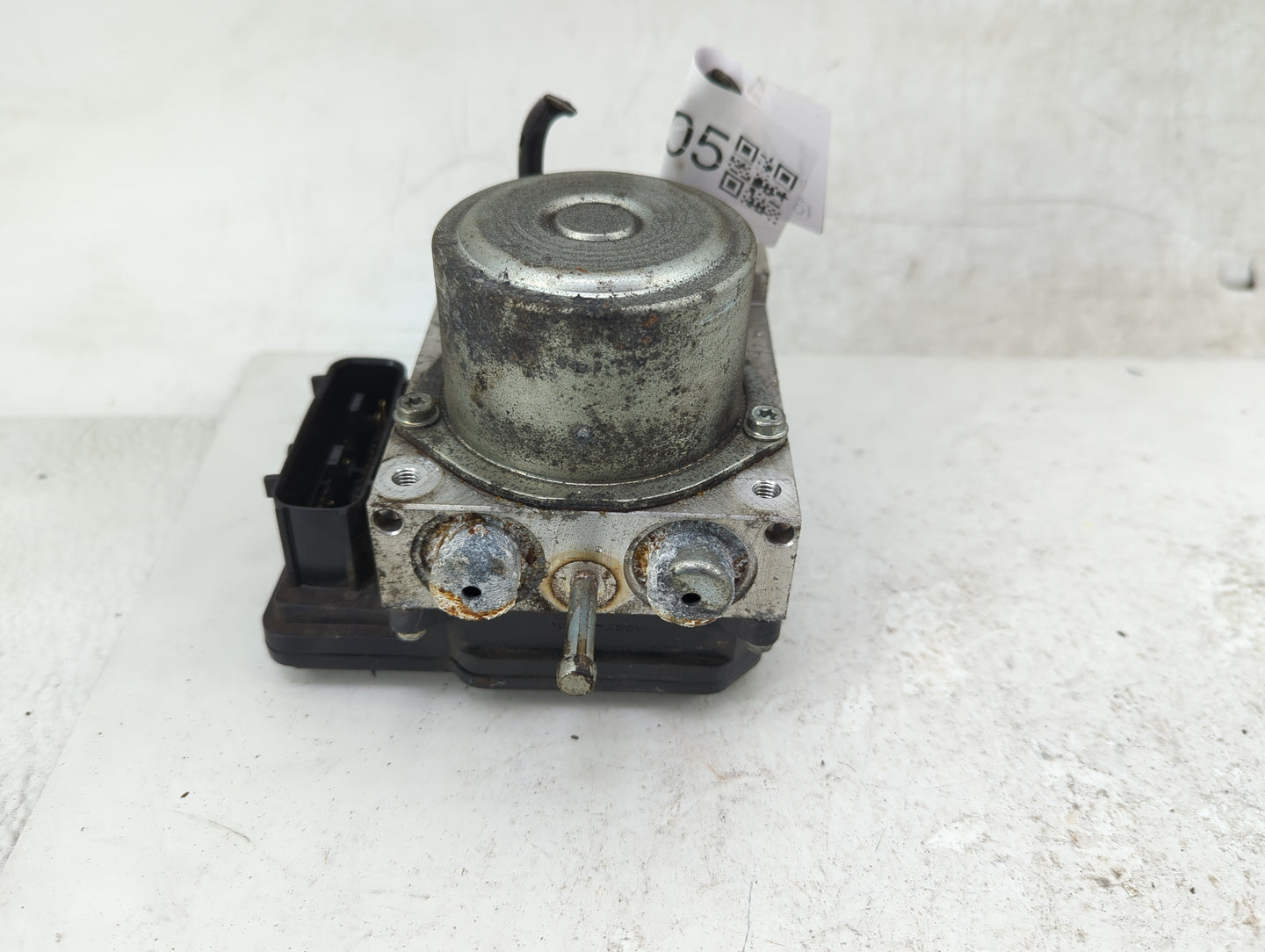 2012-2015 Nissan Rogue ABS Pump Control Module Replacement P/N:TD8405 Fits Fits 2012 2013 2014 2015 OEM Used Auto Parts - Oe