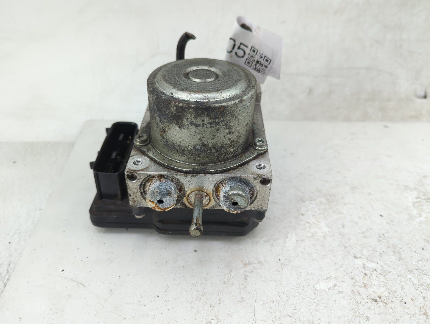 2012-2015 Nissan Rogue ABS Pump Control Module Replacement P/N:TD8405 Fits Fits 2012 2013 2014 2015 OEM Used Auto Parts - Oe