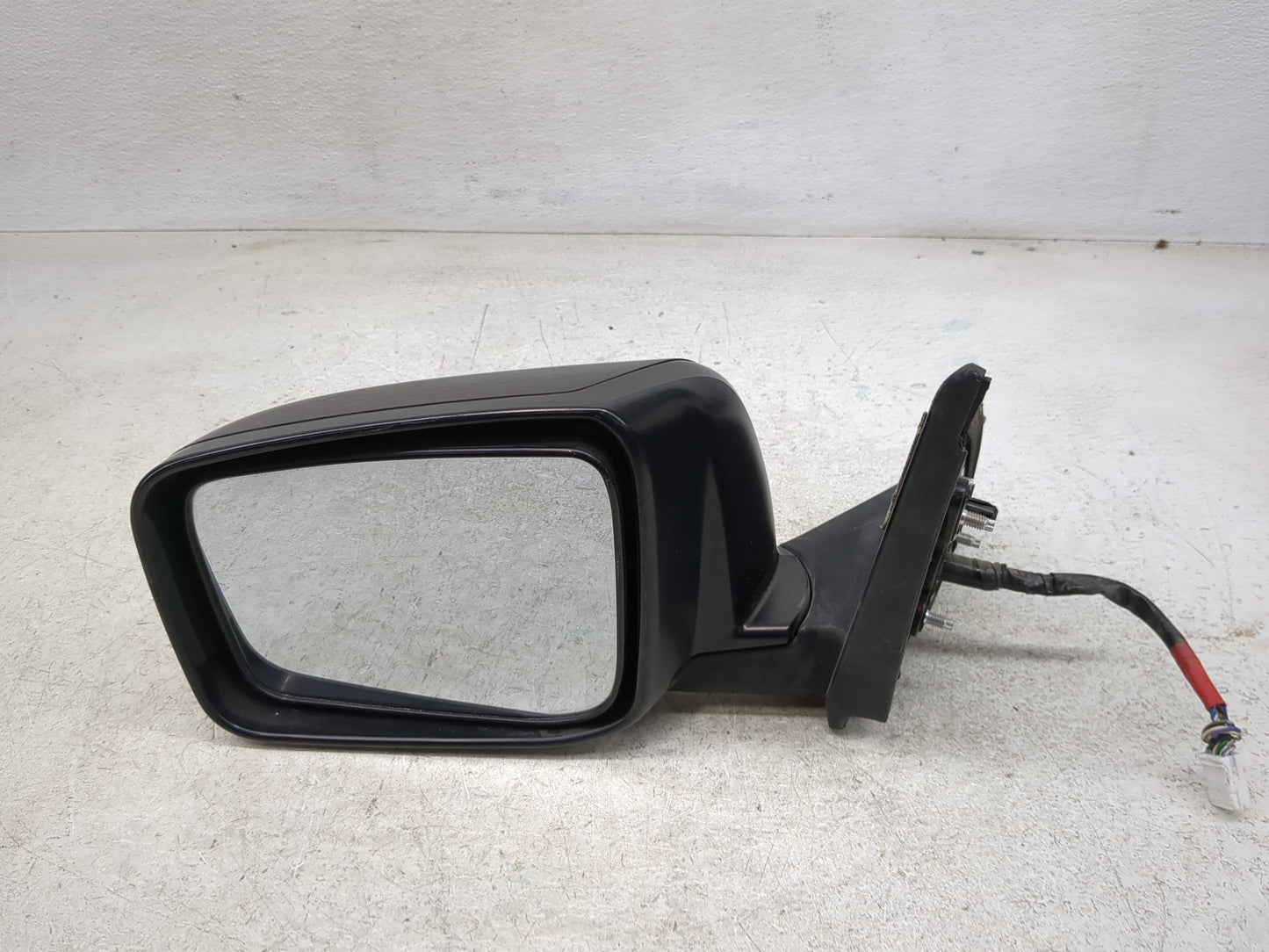 2012-2015 Nissan Rogue Driver Side View Mirror - Left Door Mirror OEM Used - Oemusedautoparts1.com
