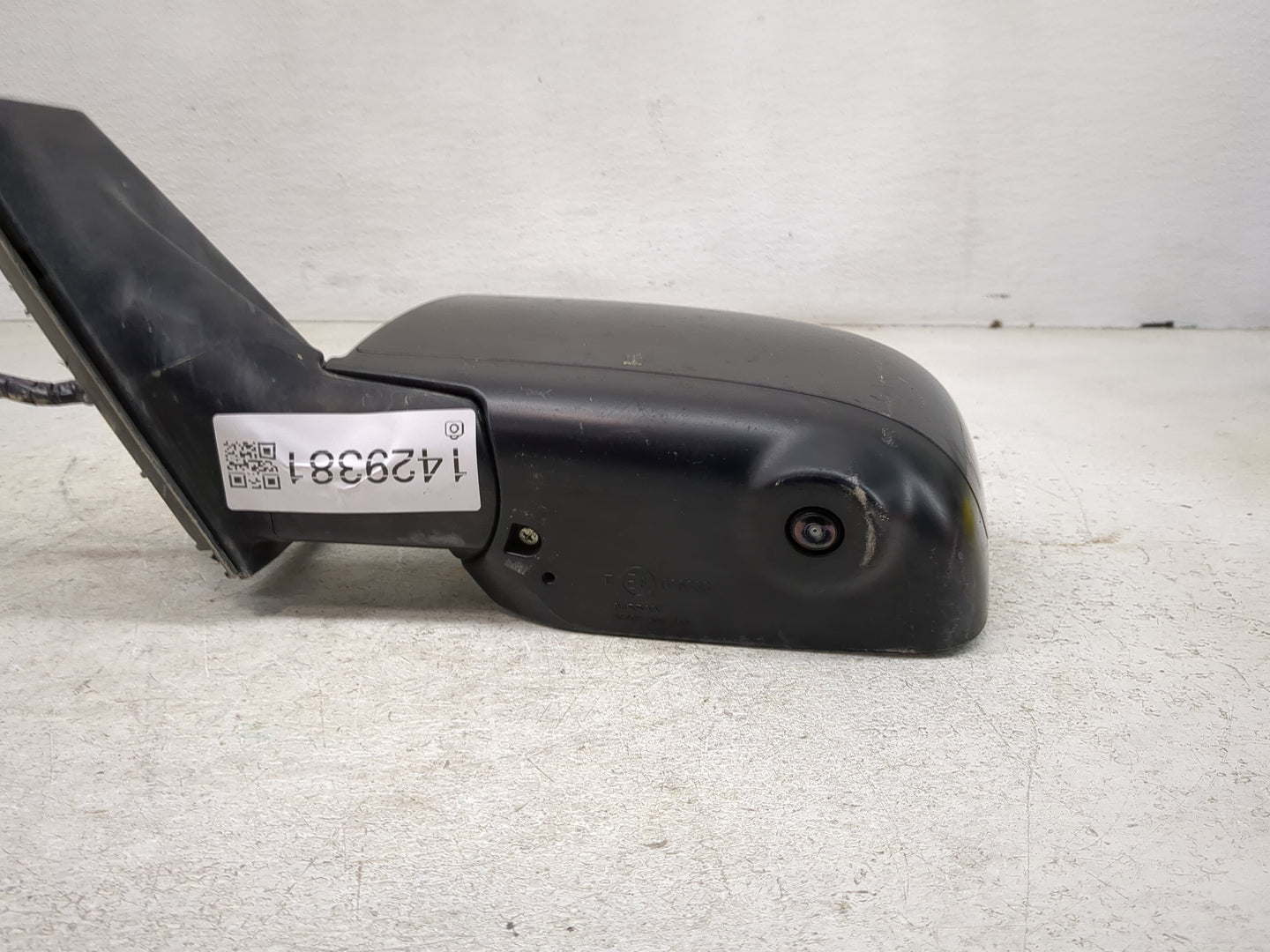 2012-2015 Nissan Rogue Driver Side View Mirror - Left Door Mirror OEM Used - Oemusedautoparts1.com