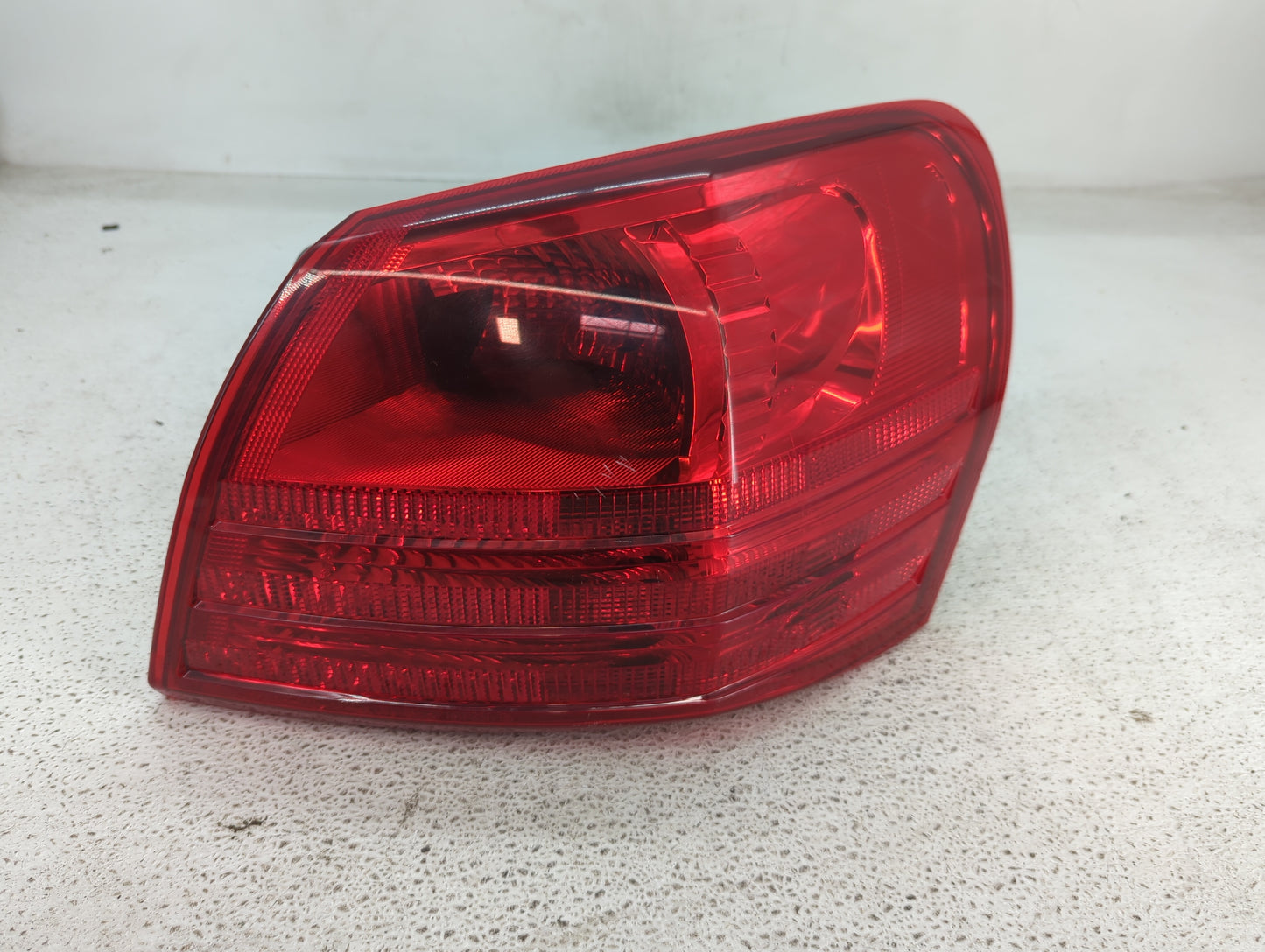 2008-2015 Nissan Rogue Tail Light Assembly Passenger Right OEM Fits Fits 2008 2009 2010 2011 2012 2013 2014 2015 OEM Used Au