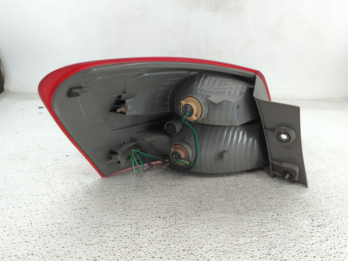 2008-2015 Nissan Rogue Tail Light Assembly Passenger Right OEM Fits Fits 2008 2009 2010 2011 2012 2013 2014 2015 OEM Used Au