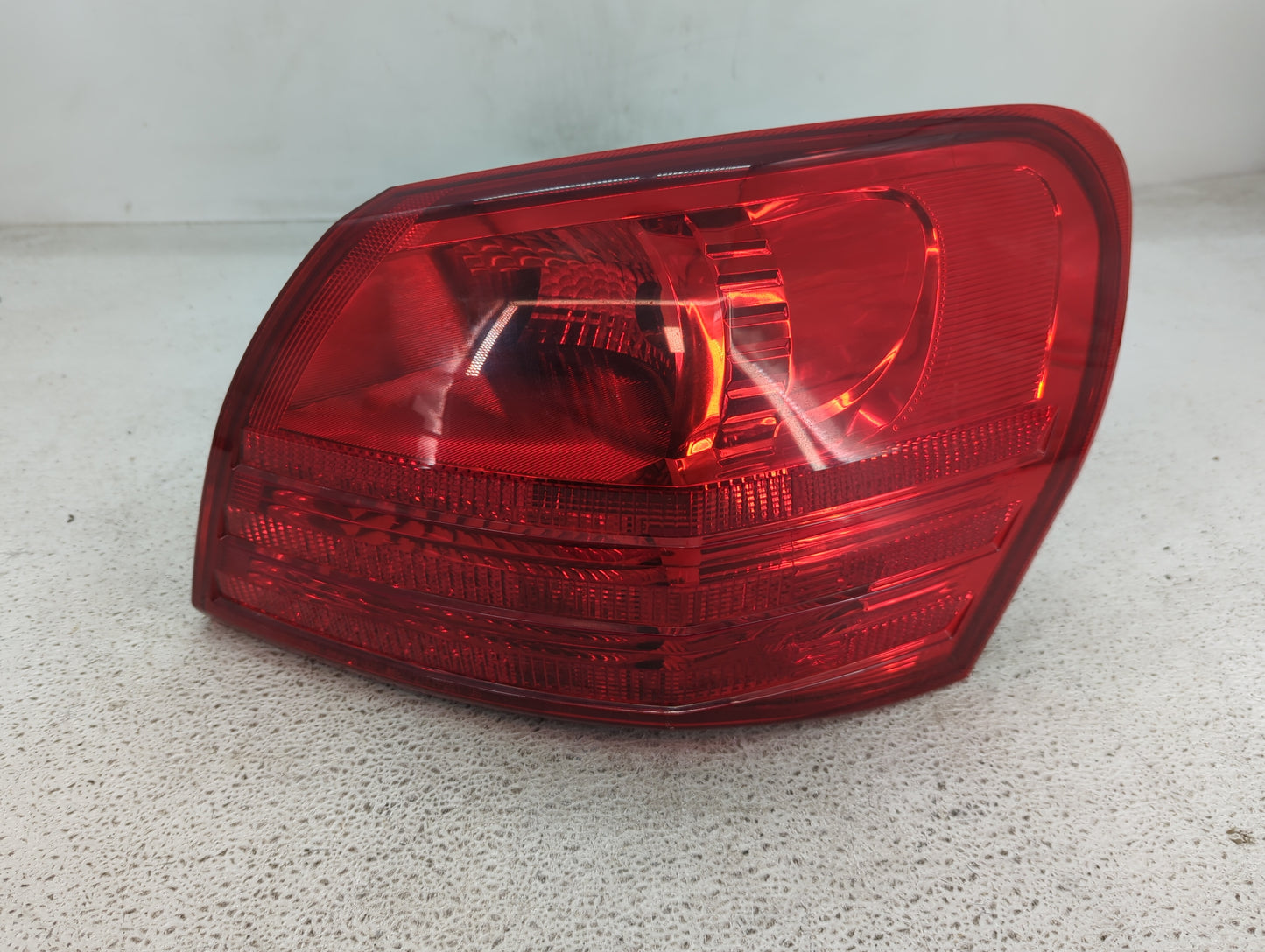 2008-2015 Nissan Rogue Tail Light Assembly Passenger Right OEM Fits Fits 2008 2009 2010 2011 2012 2013 2014 2015 OEM Used Au