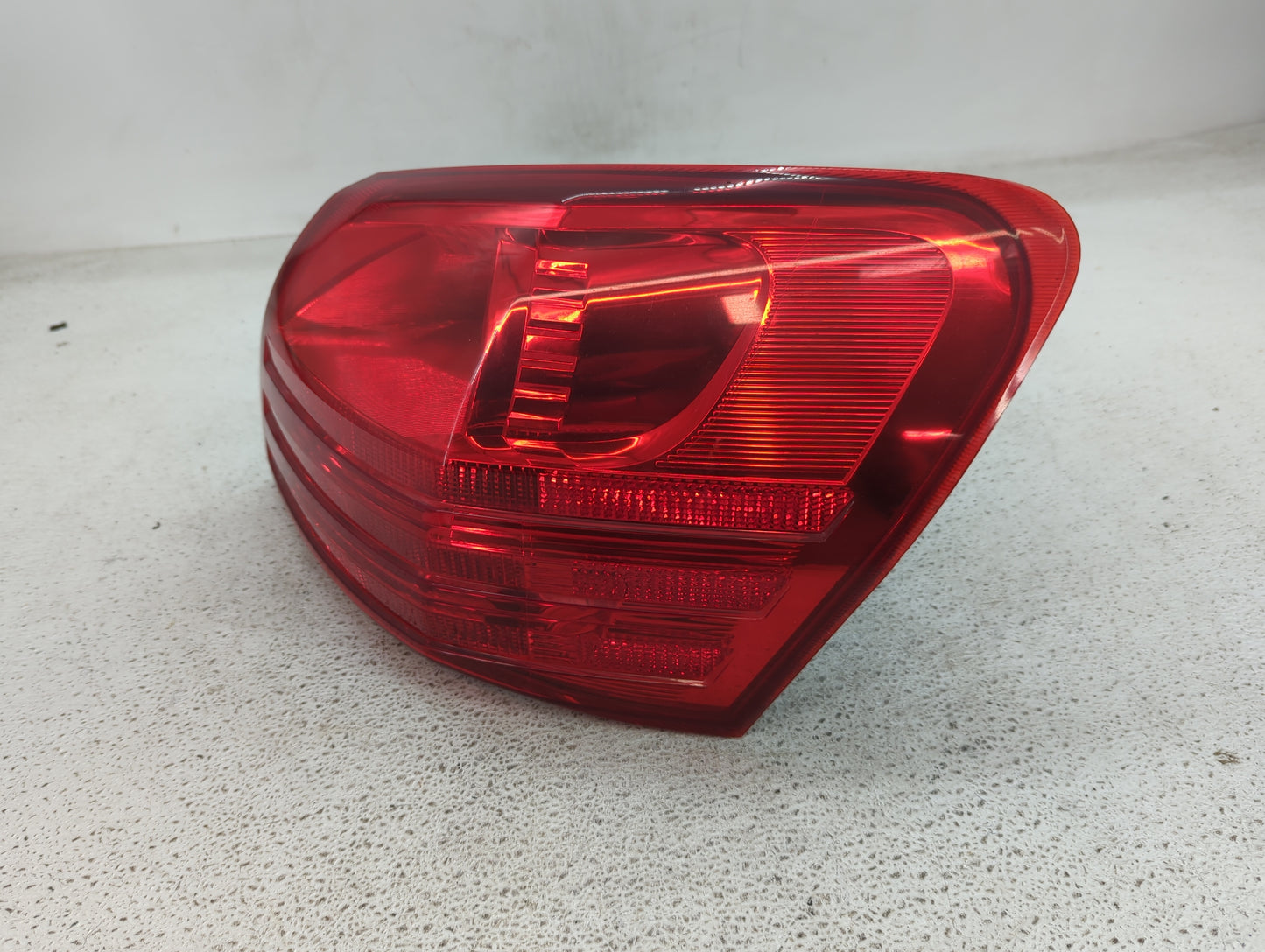 2008-2015 Nissan Rogue Tail Light Assembly Passenger Right OEM Fits Fits 2008 2009 2010 2011 2012 2013 2014 2015 OEM Used Au