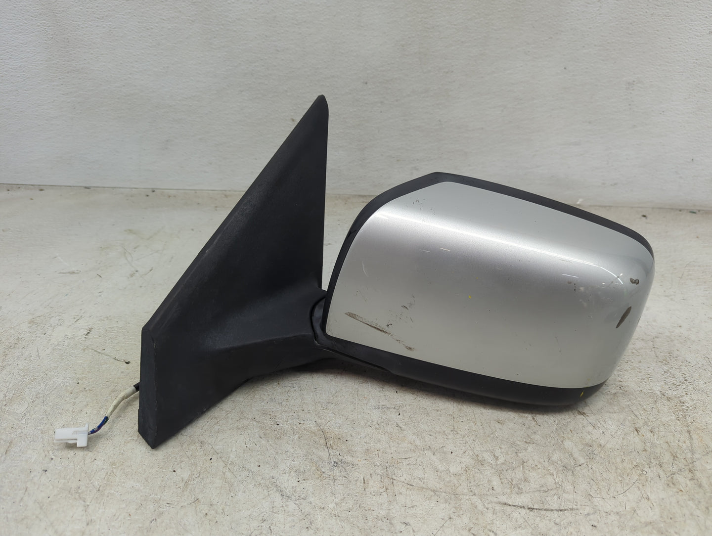 2008-2015 Nissan Rogue Driver Side View Mirror - Left Door Mirror OEM Used - Oemusedautoparts1.com