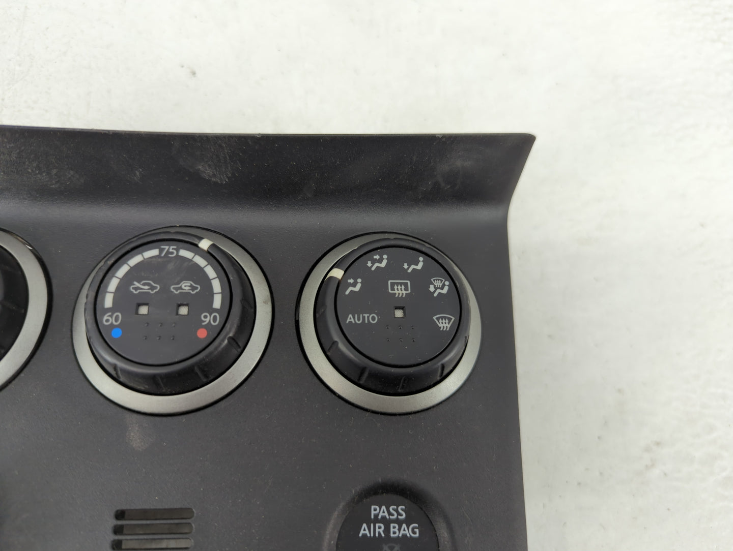 2011-2015 Nissan Rogue Climate Control Module Temperature AC/Heater Replacement P/N:27500 1VK0A 27500 1VK0A--A Fits OEM Used