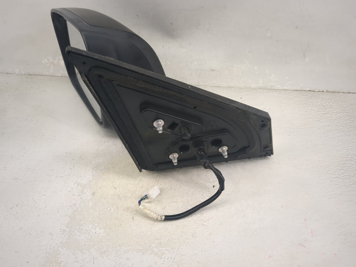 2008-2015 Nissan Rogue Driver Side View Mirror - Left Door Mirror OEM Used - Oemusedautoparts1.com
