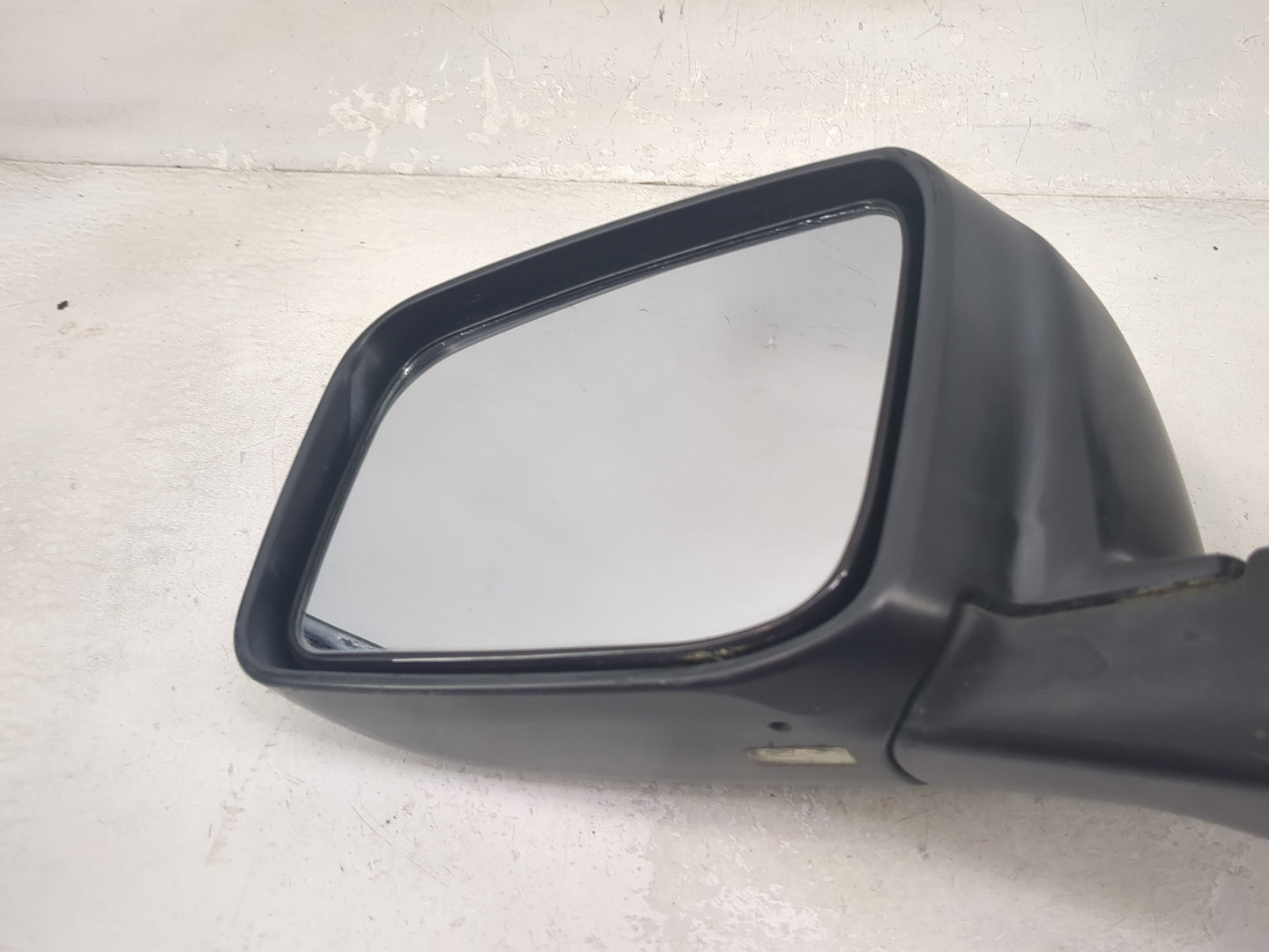 2008-2015 Nissan Rogue Driver Side View Mirror - Left Door Mirror OEM Used - Oemusedautoparts1.com