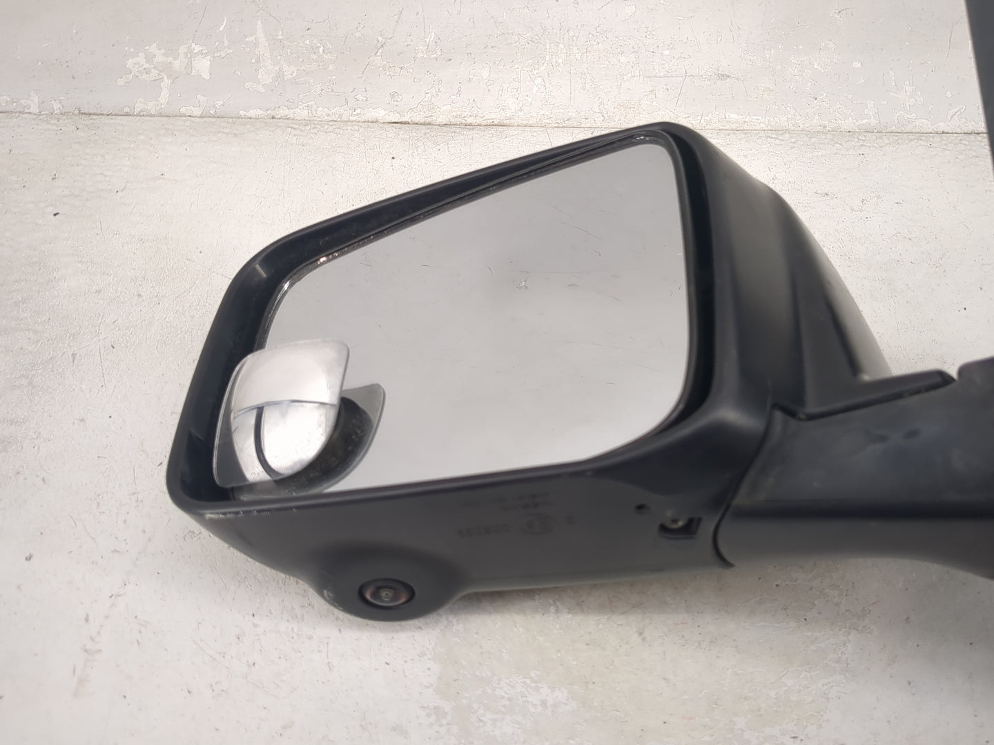 2012-2015 Nissan Rogue Driver Side View Mirror - Left Door Mirror OEM Used - Oemusedautoparts1.com