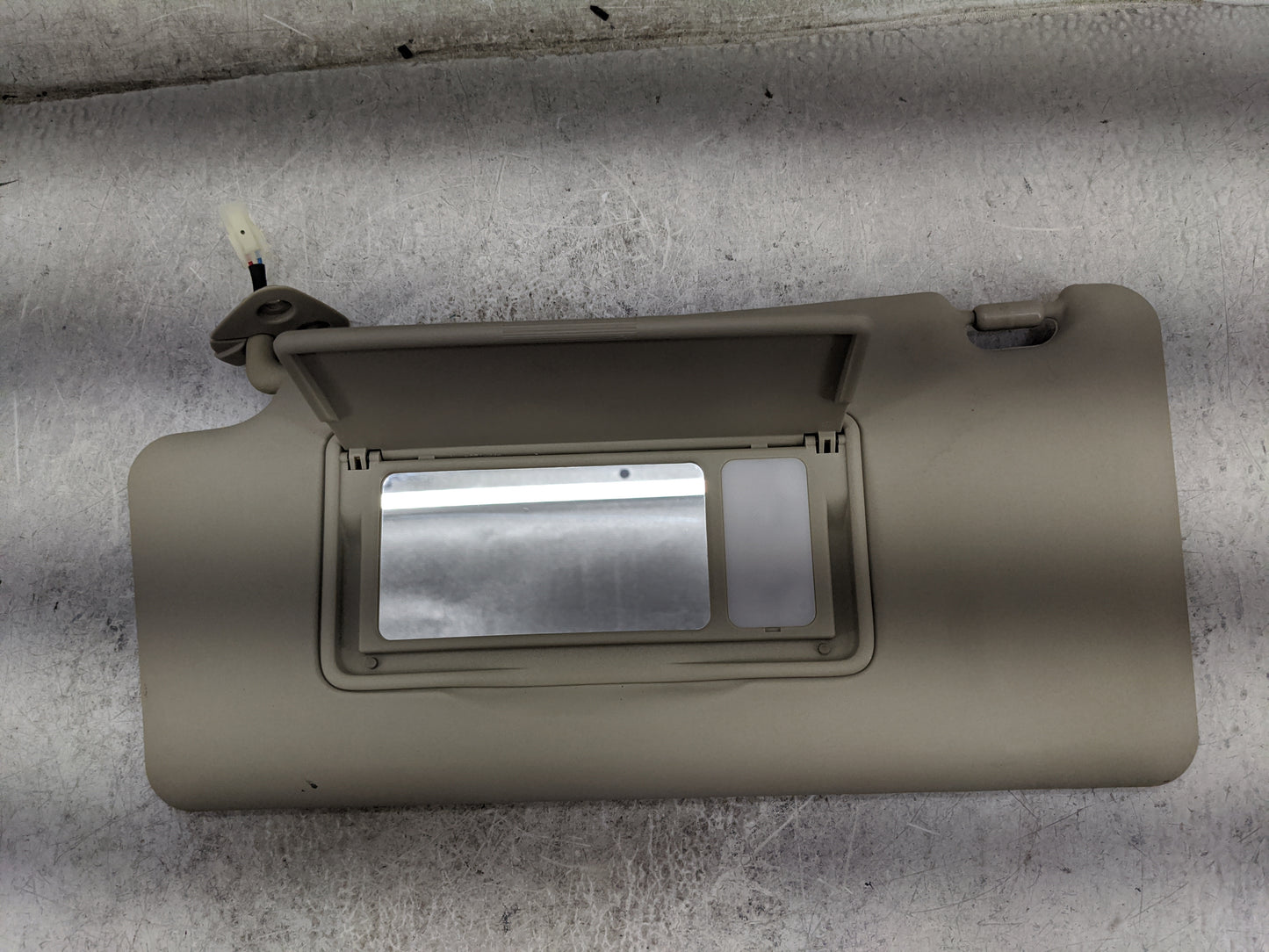 2011-2015 Nissan Rogue Sun Visor Shade Replacement Driver Left Mirror Fits Fits 2011 2012 2013 2014 2015 OEM Used Auto Parts