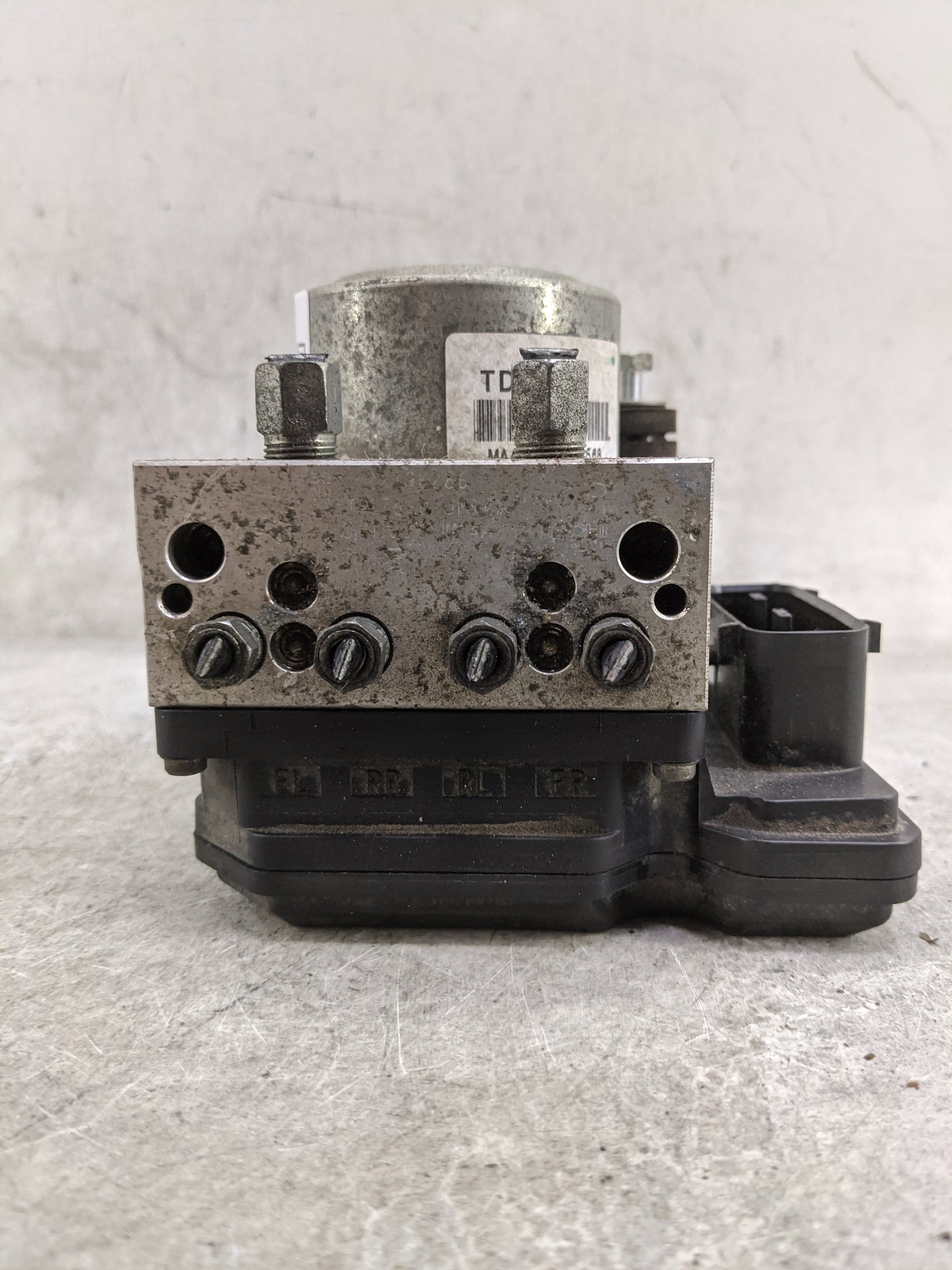 2012-2015 Nissan Rogue ABS Pump Control Module Replacement P/N:TD8405 2X101568 Fits Fits 2012 2013 2014 2015 OEM Used Auto P
